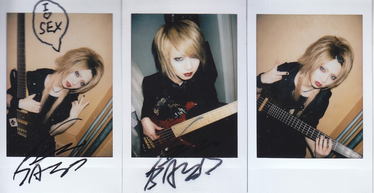 【商品説明をお読みください】RAZOR IZA チェキ 商品説明をお読みください】RAZOR IZA チェキ① （商品説明をお